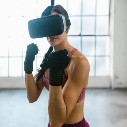 Paciente utilizando óculos de realidade virtual